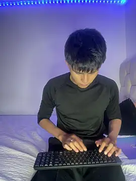 LYAN DYLAN online show from 03.26.26