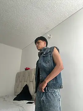 LYAN DYLAN online show from 03.29.26