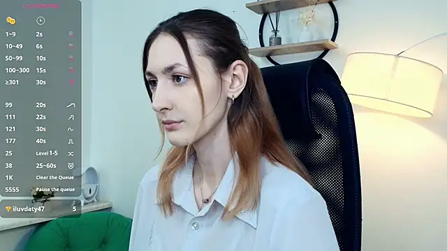 LoraLanett online show from 04.10.26