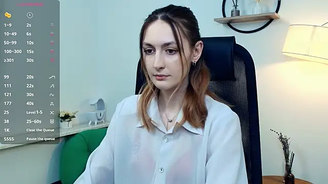 LoraLanett online show from 04.16.26