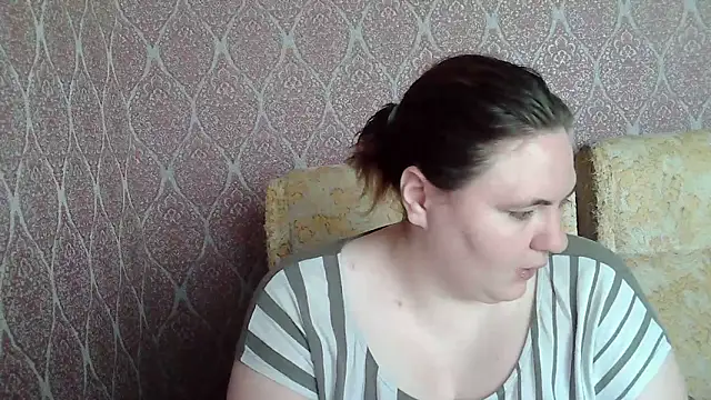Snapshot of ElviraOreilllyX chatting on 05.24.26 ElviraOreilllyX online show from 05.24.26