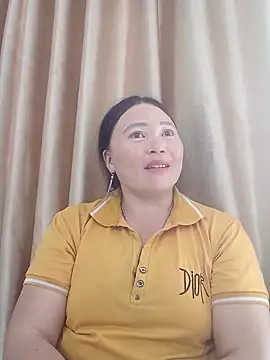 Lily Daisy online show from 04.03.26