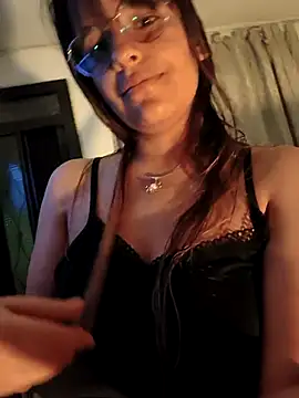 Ivvy Bloom online show from 04.11.26