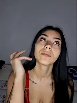 Snapshot of Crissdesire chatting on 04.03.26 Crissdesire online show from 04.03.26