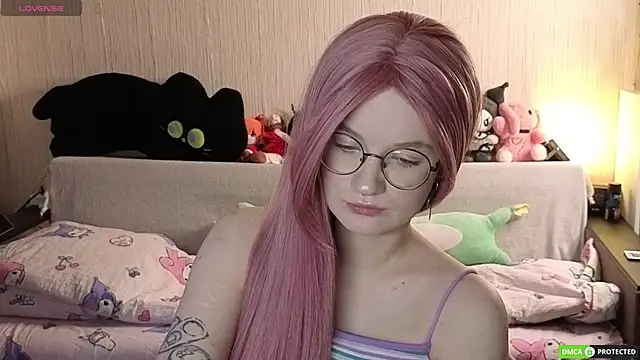 JulietFisher online show from 04.10.26