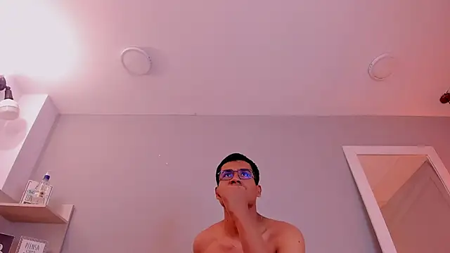 ThiagoVega  online show from 04.03.26