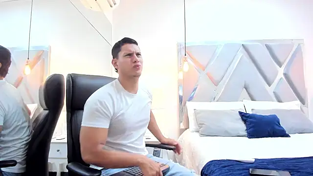 Chriss Diamond online show from 03.30.26