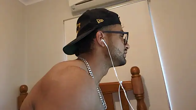 robin103666 online show from 04.06.26