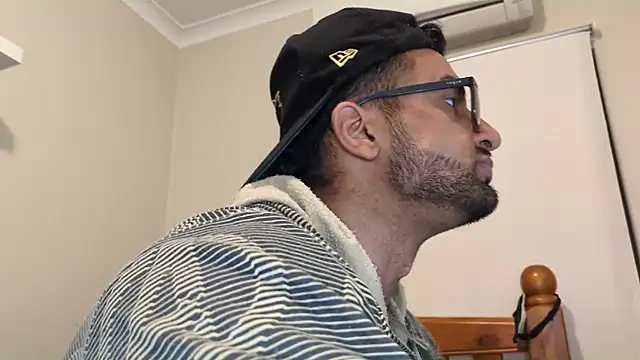 robin103666 online show from 04.12.26