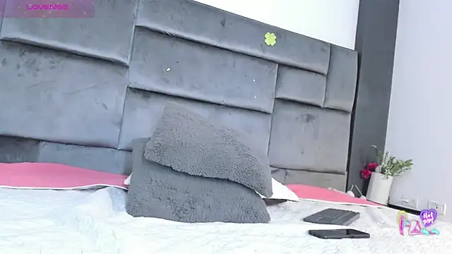 Catalina-Santanaa online show from 03.31.26