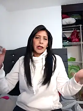 Snapshot of SamanthaRosse01_ chatting on 04.08.26 SamanthaRosse01 online show from 04.08.26