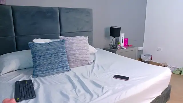 Valentina-Garcia online show from 04.15.26