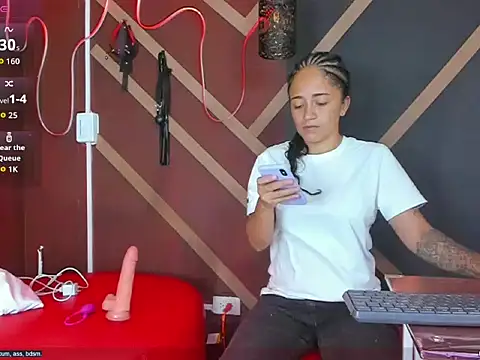 kloeMadels online show from 04.14.26