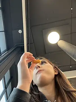 AnitaFly online show from 04.05.26