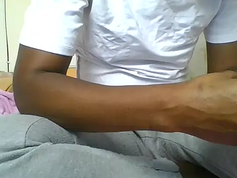 Thandie40 online show from 04.08.26