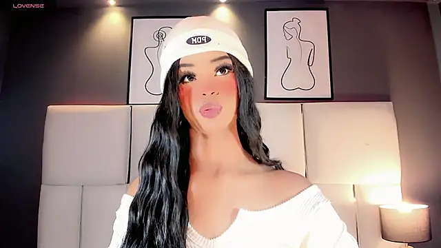 Kornylovee online show from 04.14.26