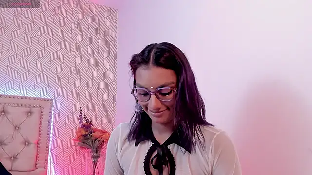 Snapshot of ValeAlvarez_ chatting on 04.04.26 ValeAlvarez online show from 04.04.26