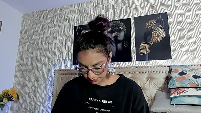 Snapshot of ValeAlvarez_ chatting on 04.07.26 ValeAlvarez online show from 04.07.26