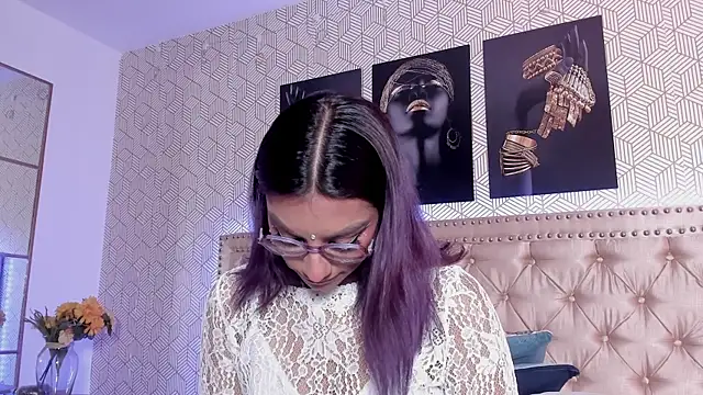 Snapshot of ValeAlvarez_ chatting on 04.10.26 ValeAlvarez online show from 04.10.26