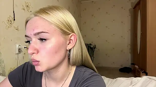 Sophia Blonde online show from 04.06.26