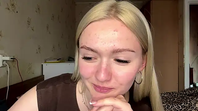 Sophia Blonde online show from 04.14.26