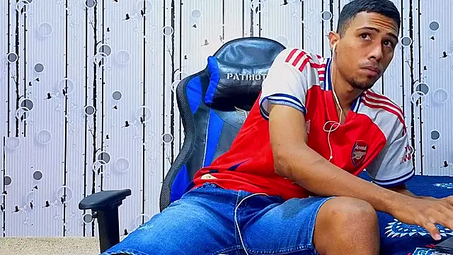 Charlies Fox online show from 04.07.26