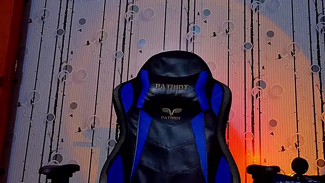 Charlies Fox online show from 04.12.26