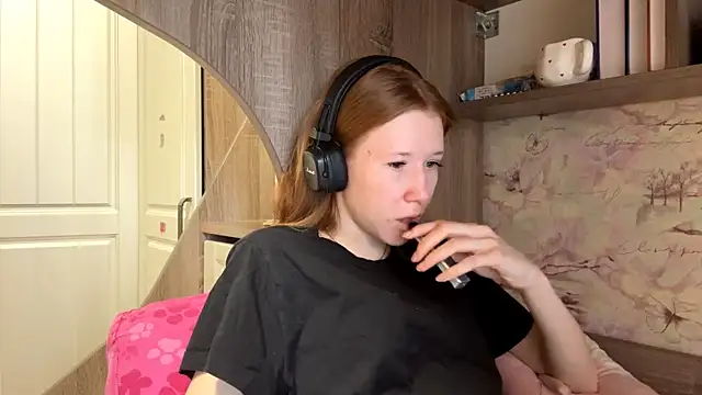 KiraNice1 online show from 04.06.26