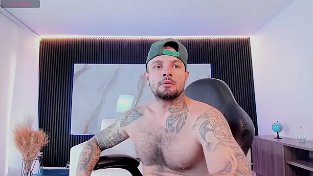 NICK OWEEN26 online show from 04.15.26