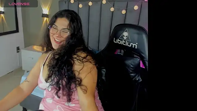 madison abril online show from 04.07.26