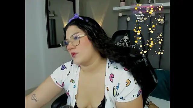 madison abril online show from 04.10.26