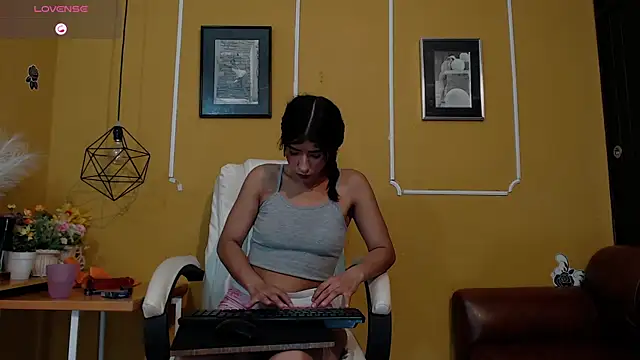 AmericaMillan ds online show from 04.12.26