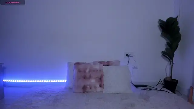 ArinaRave online show from 04.14.26