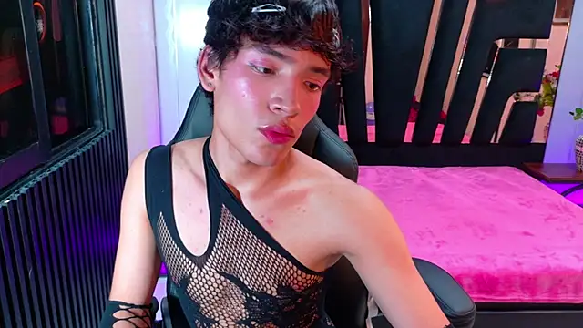 IsaacNovaa online show from 04.05.26