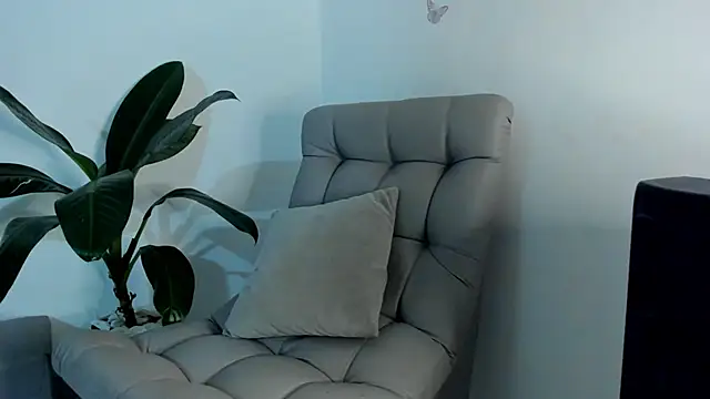 DakotaStills  online show from 04.11.26