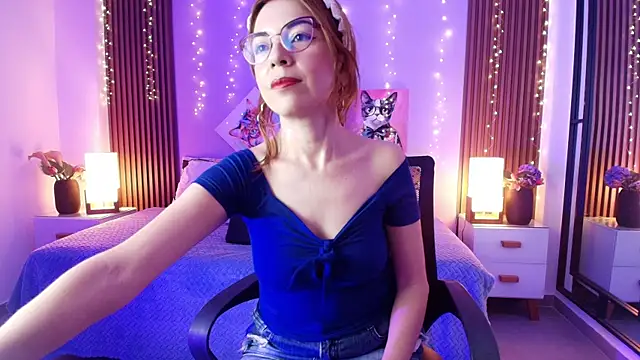 HoneyLeslie online show from 04.05.26