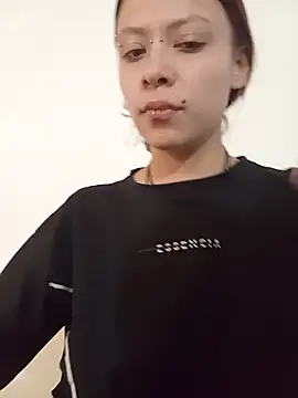 AuroraaMoonn online show from 04.05.26