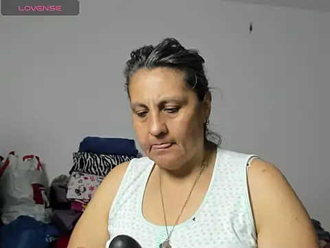 Merlyna Goldenss online show from 04.17.26