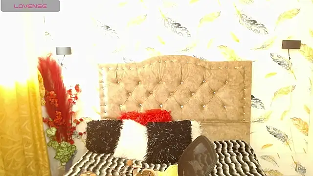 Luna-Foxx online show from 04.15.26