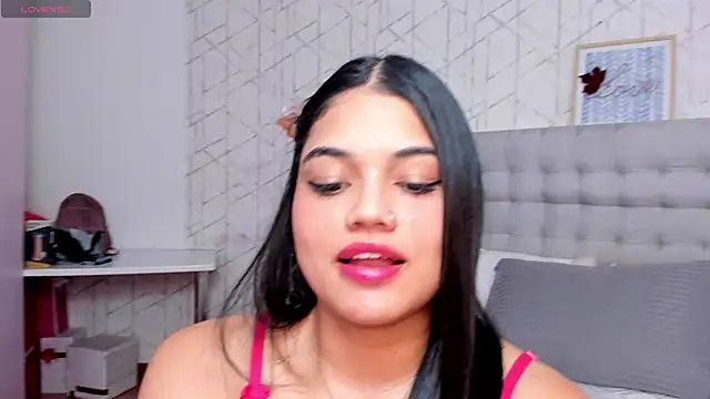 Snapshot of EmiilyGreey chatting on 04.12.26 EmiilyGreey online show from 04.12.26