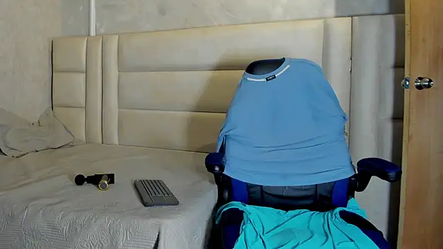 Dark lennox online show from 04.08.26