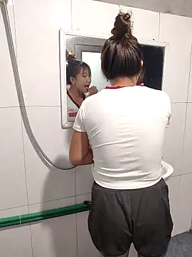 Snapshot of xinhxinh-cute chatting on 04.14.26 xinhxinh-cute online show from 04.14.26