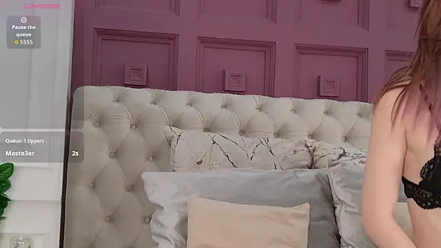 LouiseFleen online show from 04.06.26