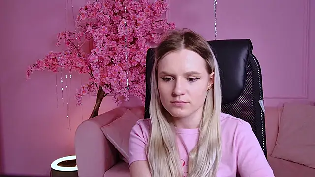 SherriButlers online show from 04.01.26