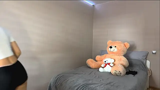 SondraLongest online show from 04.07.26