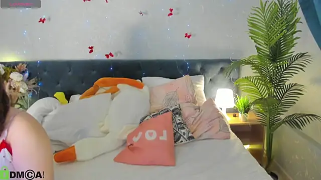 Maya Raay online show from 04.17.26