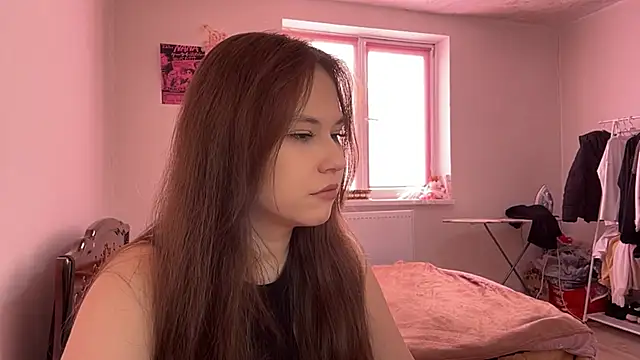 NyelleSpir online show from 04.04.26