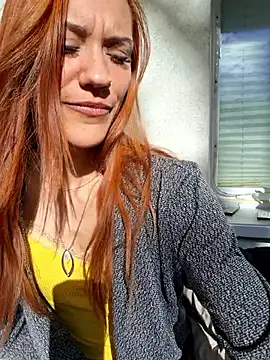 Snapshot of SlimBellaOfficial chatting on 04.04.26 SlimBellaOfficial online show from 04.04.26