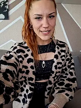 Snapshot of SlimBellaOfficial chatting on 04.15.26 SlimBellaOfficial online show from 04.15.26