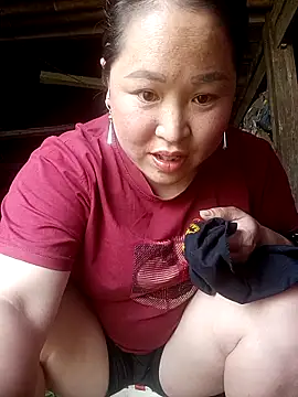 Snapshot of Smile-x chatting on 04.13.26 Smile-x online show from 04.13.26